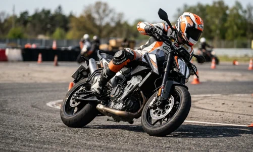 Řízení motorky do trojúhelníka: Správná technika posazu a ovládání pro maximální stabilitu